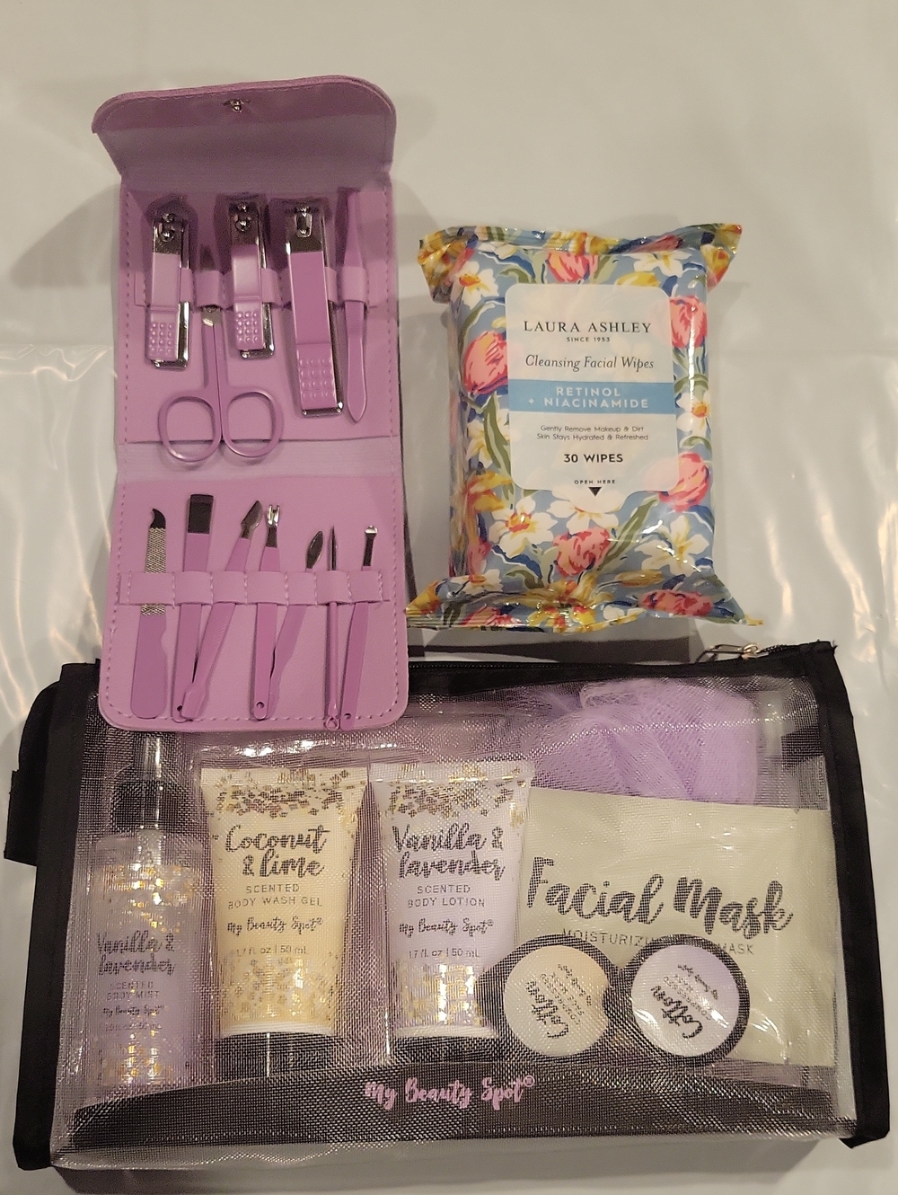 Laura Ashley Floral Cleansing Facial Wipes & Lilac Beauty Tool Set